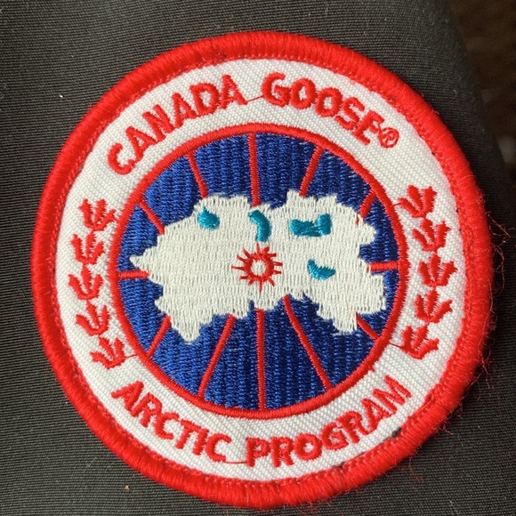 Canada Goose men’s medium black coat - Picture 4 of 9